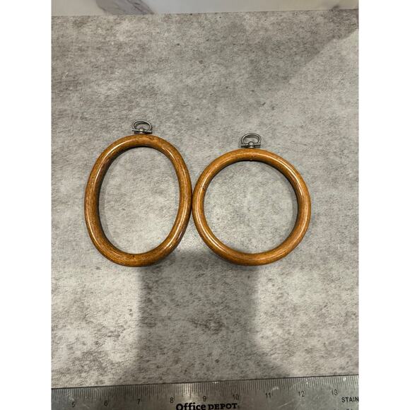 Lot of 2 embroidery hoop cross stitch display 3” and 4” - Picture 3 of 5